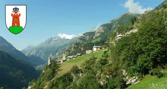 Steiles Bergdorf Embd